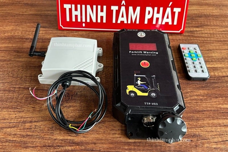 thiết bị lưu dữ liệu cảnh báo va chạm xe nâng